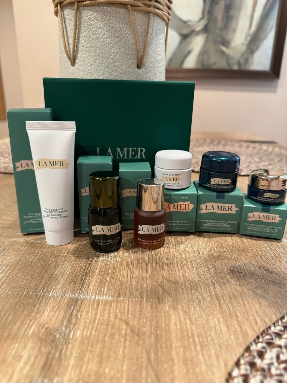 La Mer Skincare Collection in Teal and White